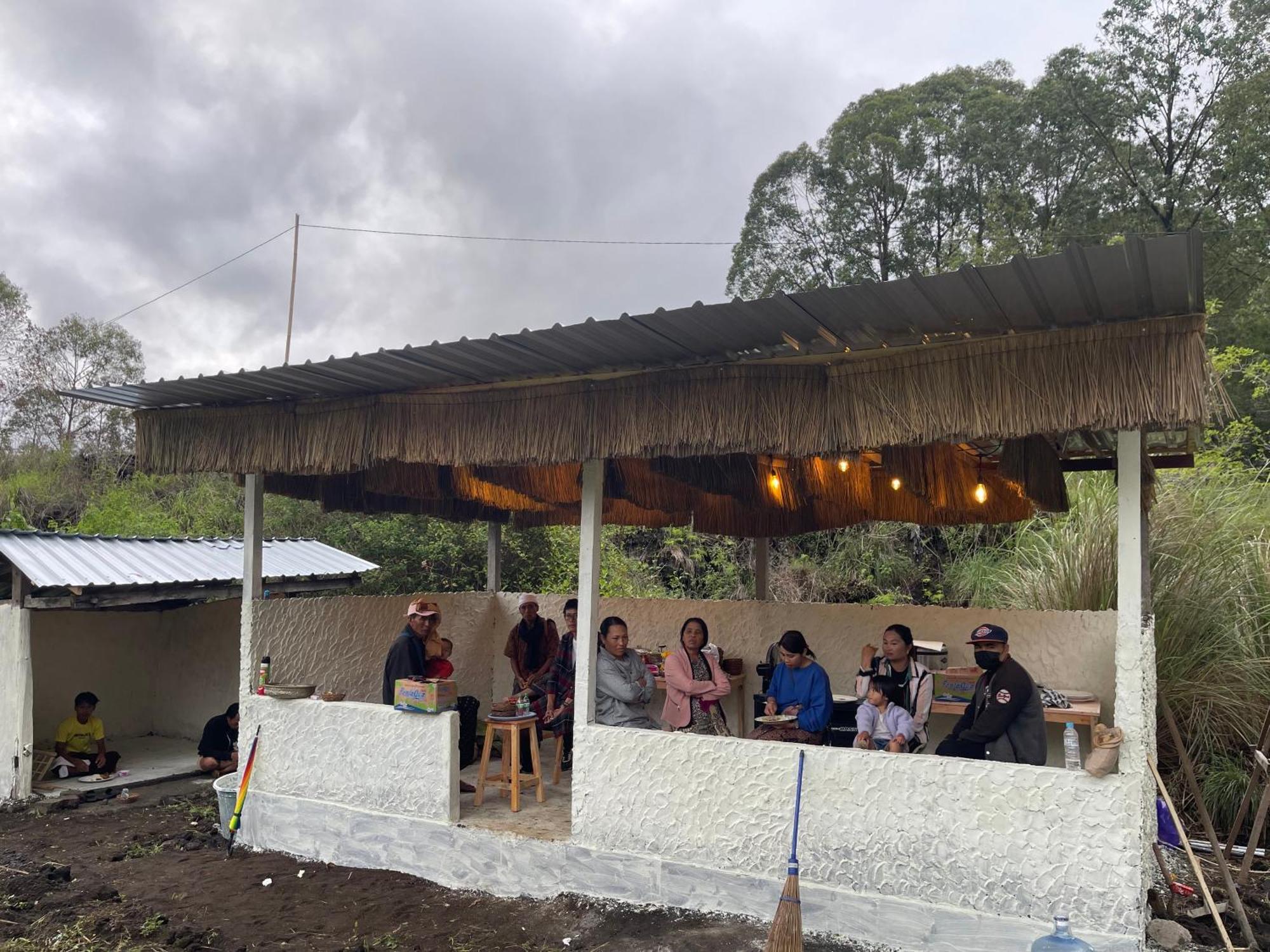 Triangular House And Hot Spring Hotel Kubupenlokan Bagian luar foto