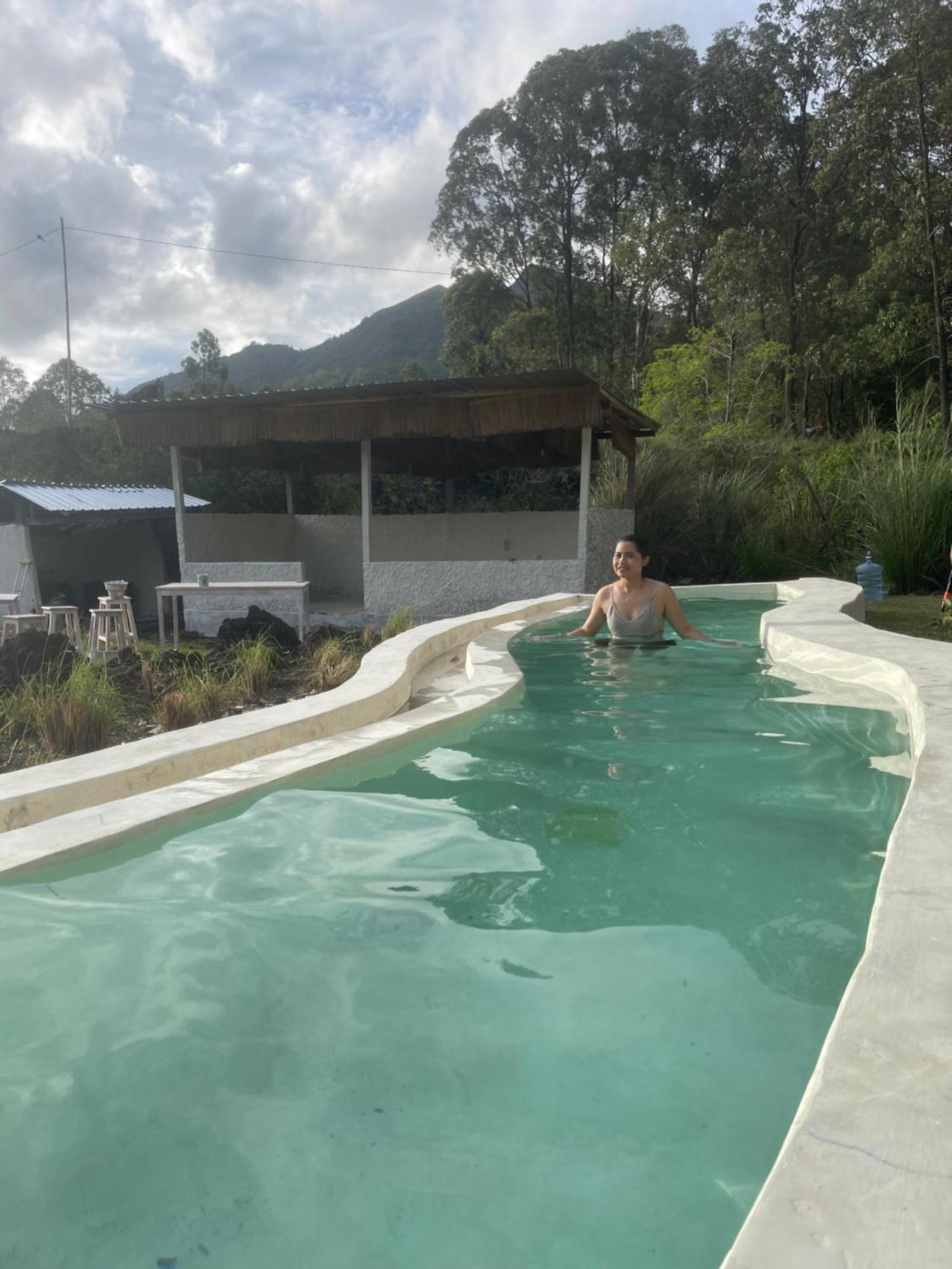 Triangular House And Hot Spring Hotel Kubupenlokan Bagian luar foto