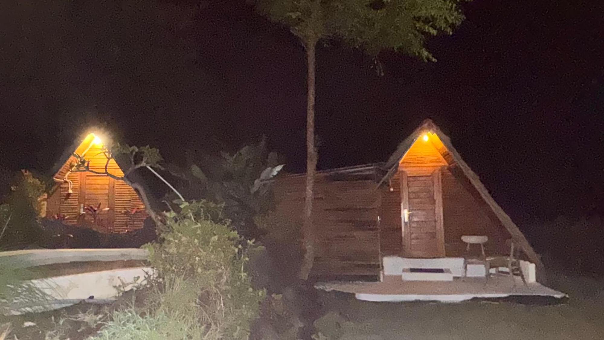 Triangular House And Hot Spring Hotel Kubupenlokan Bagian luar foto